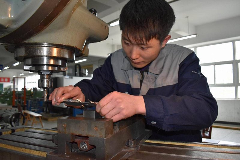 2026年工业机器人技术：理论根基与工程实战的全栈体系解析